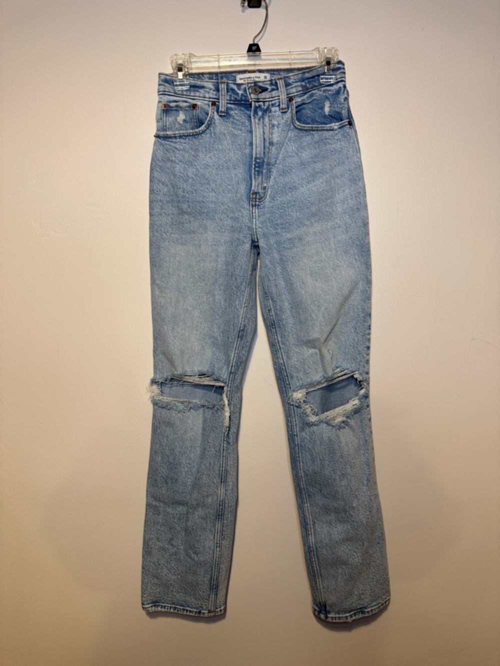 ABERCROMBIE The 90s Straight Ultra High Rise Light Wash Destroyed Knees Sz 26